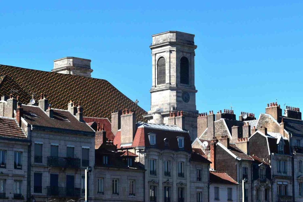 12+ Pretty French Towns Near Paris You’ll Just Love! 12+ Pretty French Towns Near Paris You'll Just Love!